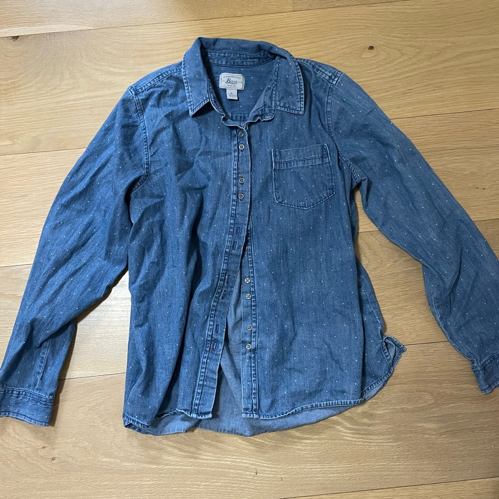 BASS button up